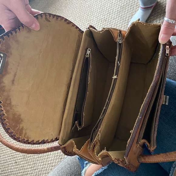 Mexican tooled leather purse 🍀 - Picture 3 of 6